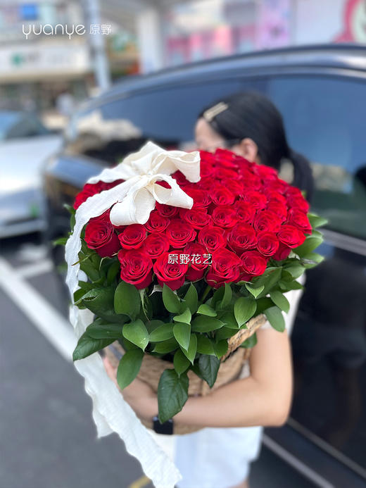 【万般宠爱】（3款可选）网红款66支红玫瑰抱抱桶 商品图2