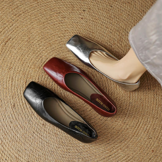 【预售5天】超软皮银色方头浅口单鞋，平底软底奶奶鞋法式复古瓢鞋OFSM&OFSM6958 商品图1