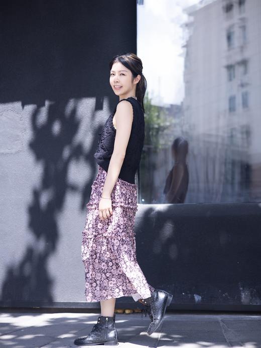 TYNVIE 手工编织钩针纹理花卉钻石图案背心-黑色 商品图10