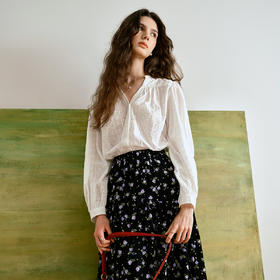 OLrain欧芮儿2025新款女秋季法式气质V领镂空刺绣衬衫长袖衬衣