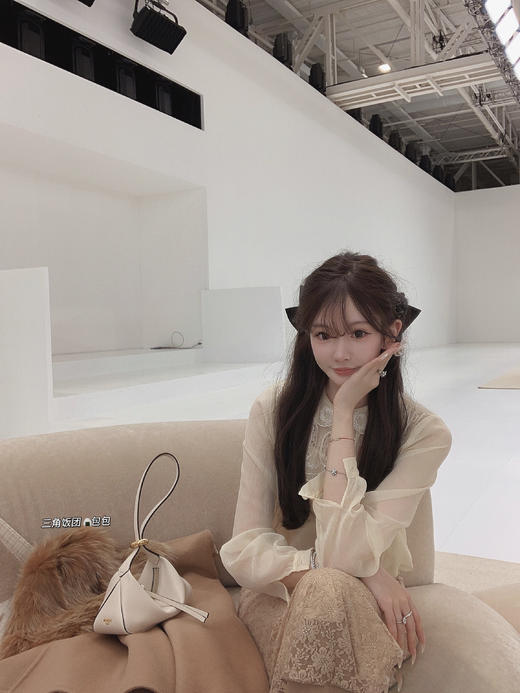 金蘑菇菇 巴黎中古私服衬衫+蕾丝半裙 / 朦胧微透衬衫 精致显质感 商品图0