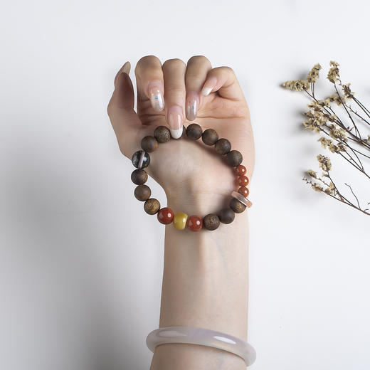 xy0561沉香+蜜蜡南红转运手串 商品图7