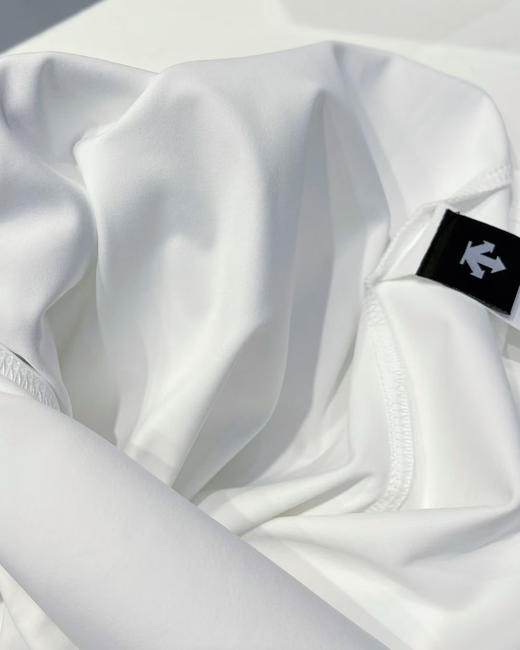 原单正品 DESCENTE迪桑特综训训练系列运动健身男士长袖T恤，打底衫
四个色，尺码M-3XL 商品图13