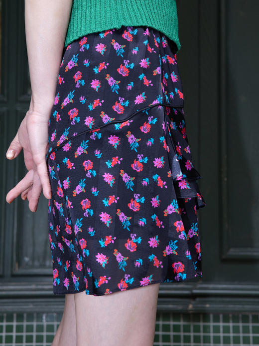 TYNVIE 层叠荷叶边短裙 - 黑色印花 商品图1