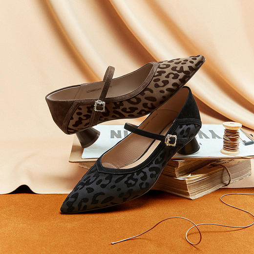 千百度豹纹中跟玛丽珍鞋女尖头轻奢高级感浅口单鞋A25406053 商品图1