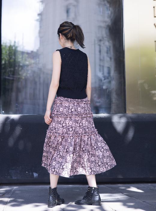 TYNVIE 手工编织钩针纹理花卉钻石图案背心-黑色 商品图4