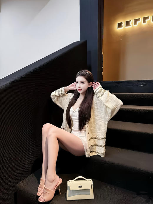 香奈儿25早秋新款V领针织开衫（TM） 商品图3