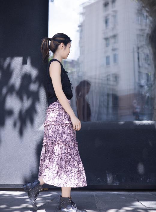 TYNVIE 手工编织钩针纹理花卉钻石图案背心-黑色 商品图6