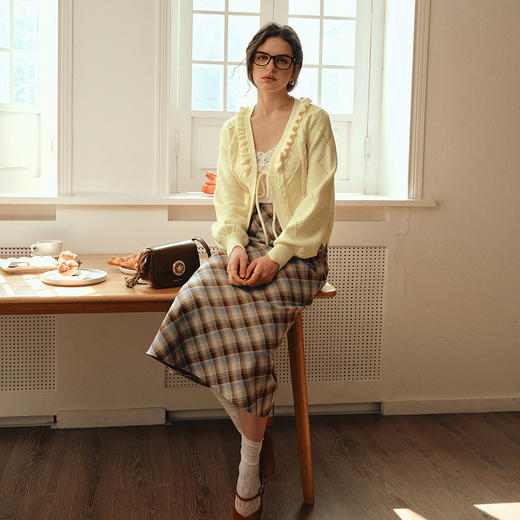 OLrain欧芮儿2025新款女秋季法式甜美温柔荷叶边V领毛织开衫上衣 商品图2