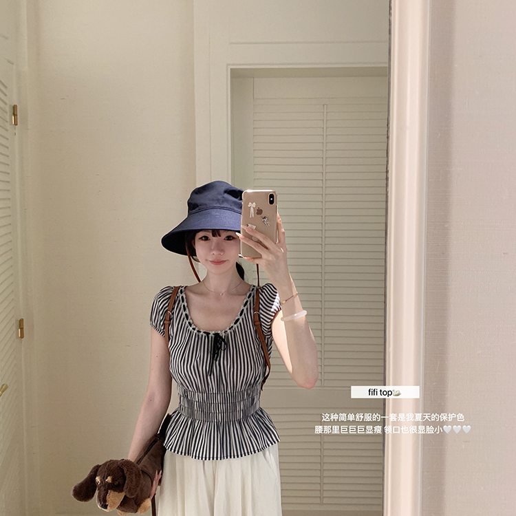 金蘑菇菇 fifi的少女时代 / 招牌法式top 自然系少女感