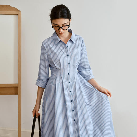 OLrain欧芮儿2025新款女秋季通勤蓝色条纹收腰衬衫连衣裙显示长裙 商品图2