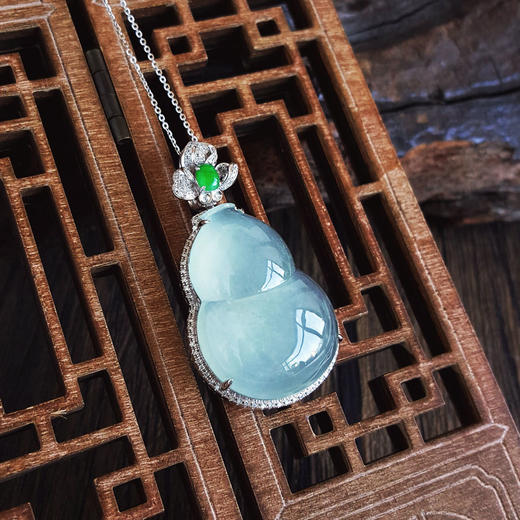 【天然正品】A货翡翠AU750收藏级白金豪镶钻镶天然细腻冰种葫芦（福禄平安）翡翠吊坠项链42.2*23.2*10.9MM（皆取最大值）女士现售价：18800！210825XY03 商品图7