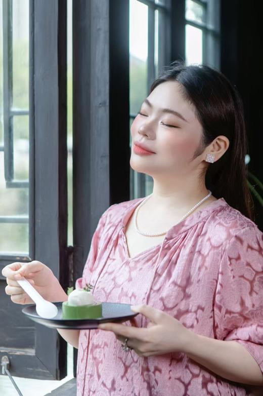 🎋七夕&诸暨溯源专场【淡水 有核正圆珍珠系列 经典款】经典正圆款，永不过时，高亮光泽，极微瑕品质，大圆珠项链可开GRC珠宝级证书，小米珠、戒指开珠宝小证书，耳饰不开证书 商品图14