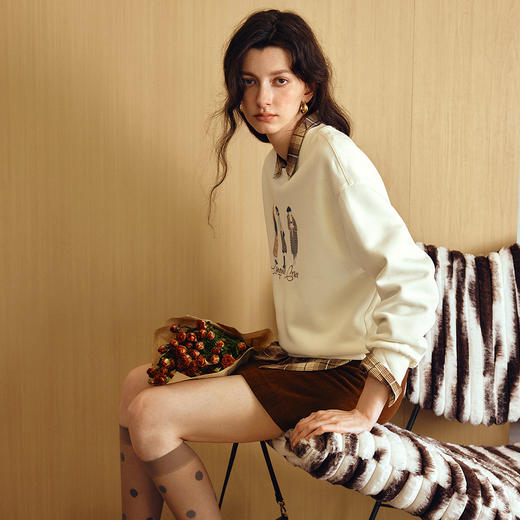 OLrain欧芮儿2025新款女秋季时尚女孩印绣图案休闲宽松套头卫衣 商品图2