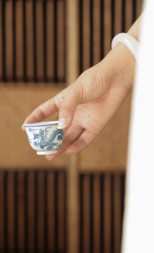 【朗瓷阁】景德镇斗彩绿龙铃铛杯满容约45cc 商品图2