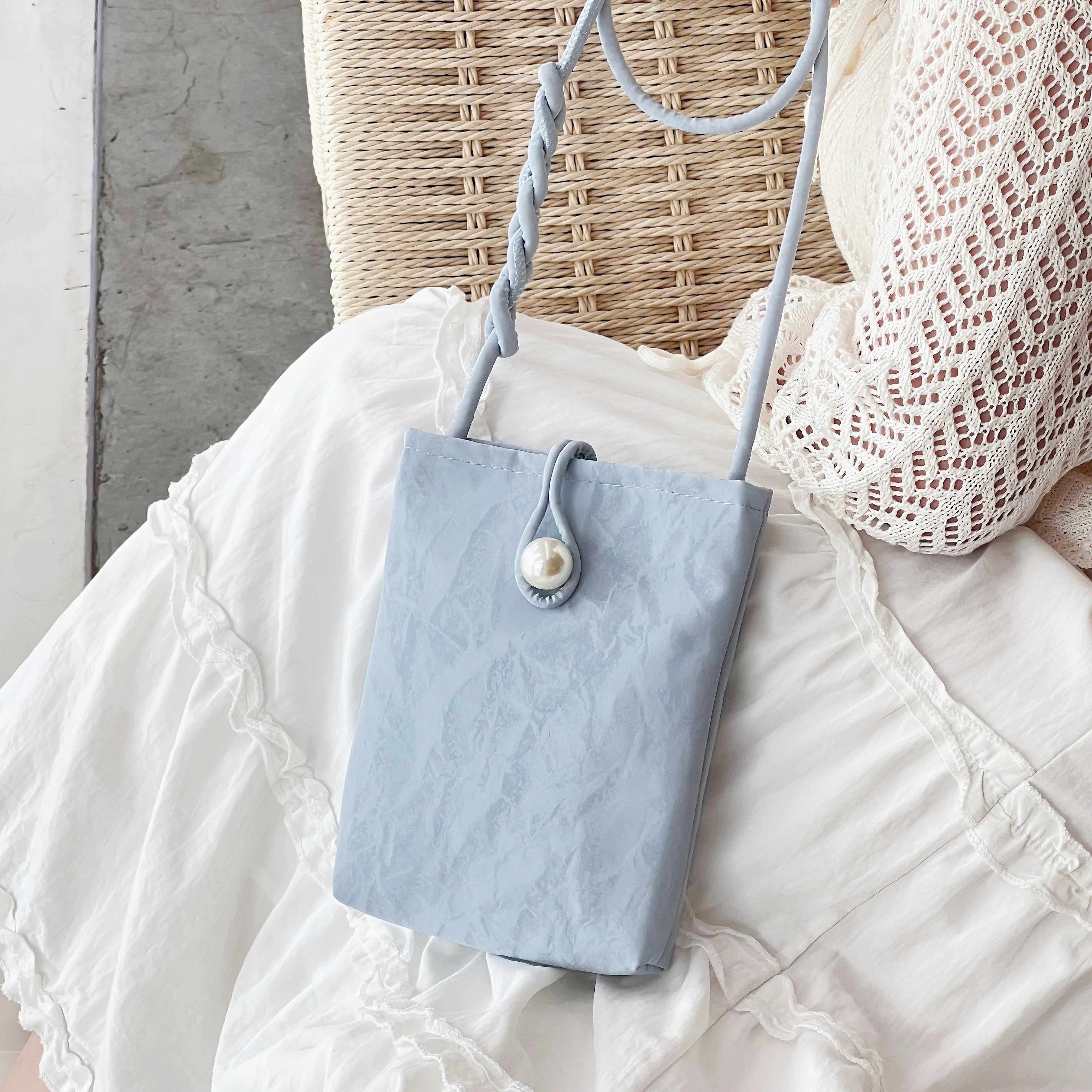 【赠品】斜挎手机包1个