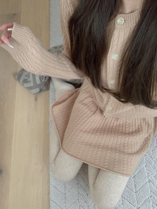 金蘑菇菇  少女时期·全羊毛手作绞花/100wool 少女老钱开衫 商品图8