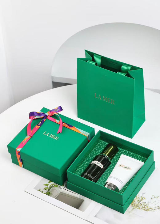 国柜海蓝之谜系列套盒 ！唇膜/精粹水/精粹乳/面霜/洗面奶/眼霜多重组合 礼盒配礼袋 商品图4