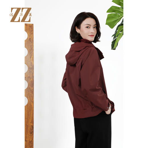 佐尔美秋季上新通勤简约气质酒红连帽抽绳风衣外套女M51FD01 商品图4