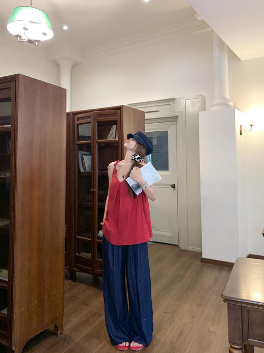 <曾小咸推荐>3.26现货秒杀 ！微信超特价！2色休闲裤 日常199.99 立减120 秒杀79.99！！ 红色吊带上衣 秒杀59.99！ 商品图10