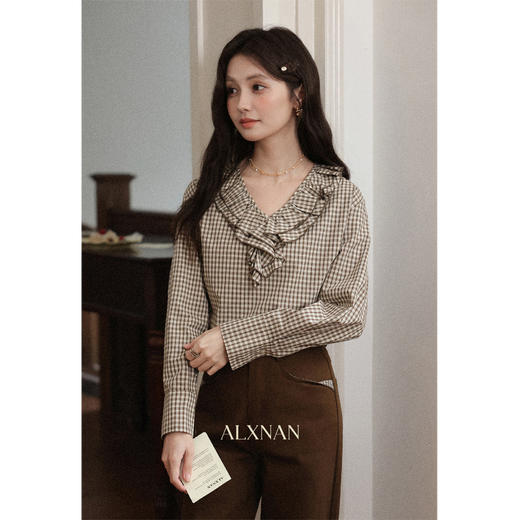 鹿向南「秋景漫篱」咖色格纹休闲长袖V领衬衫秋季新款通勤上衣女 商品图3