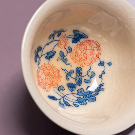 问鼎钧瓷鹅黄青花圆形葵口杯（莲华） 商品图1