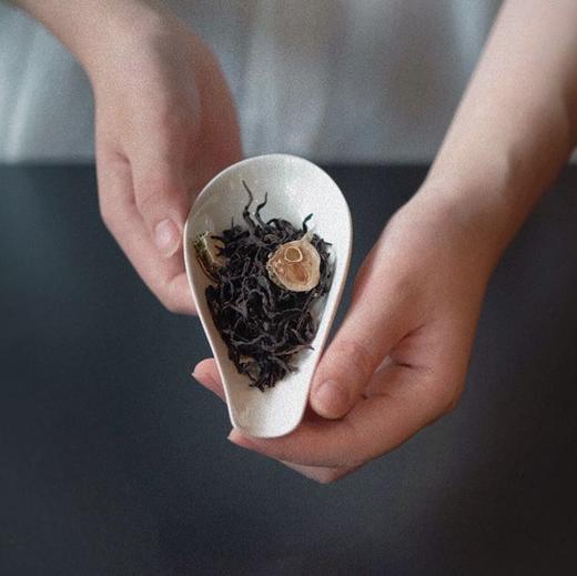 【苦瓜单丛茶】清爽回甘，一口入魂  一口下去，清爽解腻，生津回甘，瞬间赶走闷热烦躁！更棒的是，它融合了苦瓜的自然滋养力和给你的饮品加点“健康分” 商品图1