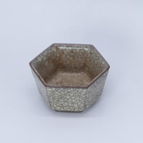 问鼎哥窑慕古款六角杯