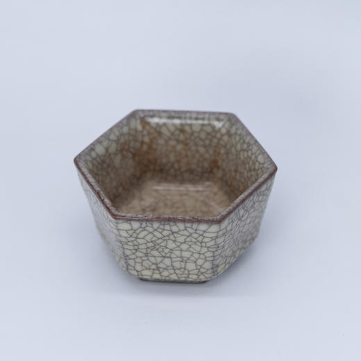 问鼎哥窑慕古款六角杯 商品图0