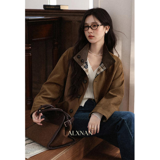 鹿向南「棕格溯韵」复古棕色翻领百搭外套秋季新款百搭气质上衣女 商品图3