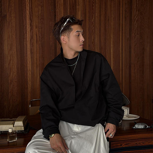 徐太浪【假两件 210g纯棉】简约黑色长袖衬衫男秋季透气套头衬衣 商品图1