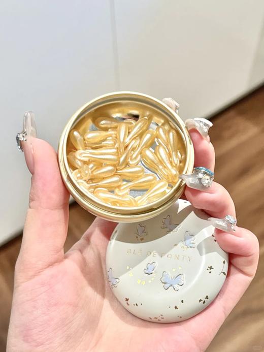 【唇部盈润精华】🔥【双十一送葡萄籽7粒装】新加坡枫缇金桂唇油胶囊，油蜜质地，更贴合唇部，清甜桂花芳香，24小时水润唇部，淡化唇纹，让唇部更丰盈更有光泽 商品图10