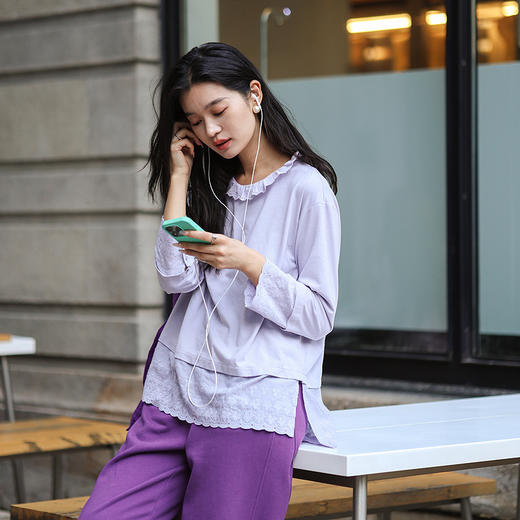 绽放旅行女装471朵/汉麻棉宽松设计感花边拼接叠搭长袖T恤女上衣 商品图0