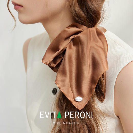 品牌直发 Evita 方巾发圈 藏青蓝/ 云柔杏/ 优雅黑/ 椰壳棕 商品图5