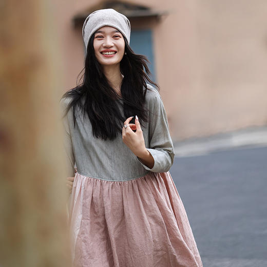 绽放旅行女装470朵/撞色拼接碎褶大裙摆文艺慵懒长袖气质连衣裙女 商品图2