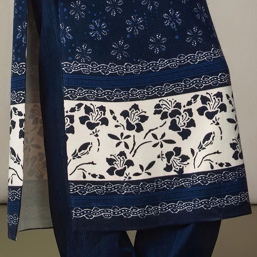 【林栖设计小店】(现货）美丽诺绵羊毛织上衣传统蓝印花纹宽松2025秋冬新款毛衣女1954018 商品图3