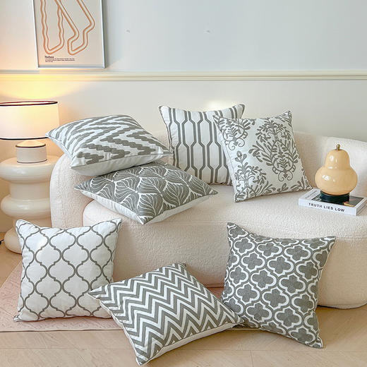 【品牌直发】加倍生活 全棉抱枕纯色几何系列 软糯吸湿透气 毛巾绣工艺 可拆洗 商品图1