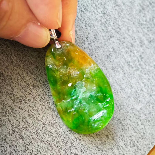 冰种浓艳黄加绿山水牌 商品图0