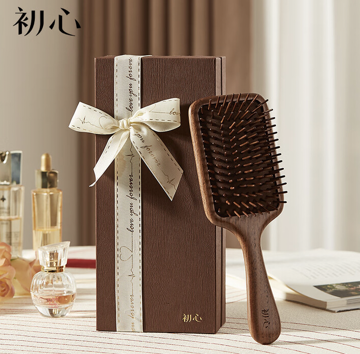 初心胡桃木气垫梳大板梳头皮按摩木梳梳子礼盒生日礼物
