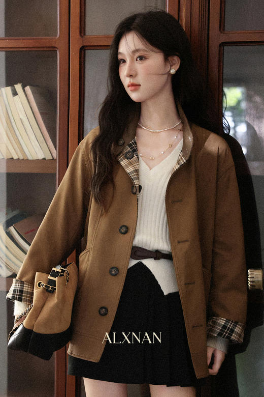 鹿向南「棕格溯韵」复古棕色翻领百搭外套秋季新款百搭气质上衣女 商品图5