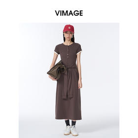VIMAGE纬漫纪圆领休闲运动感棉时尚假两件咖色2025秋季新款连衣裙V2407103