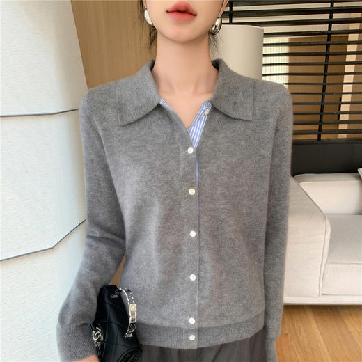 优选丨【软糯糯针织衫！】茶雉 彩条POLO领长袖针织衫 棉花糖质感，假两件针织开衫，双层撞色拼接，Polo领轻松拥有天鹅颈，前中贝壳扣点缀，日常通勤百搭 商品图8