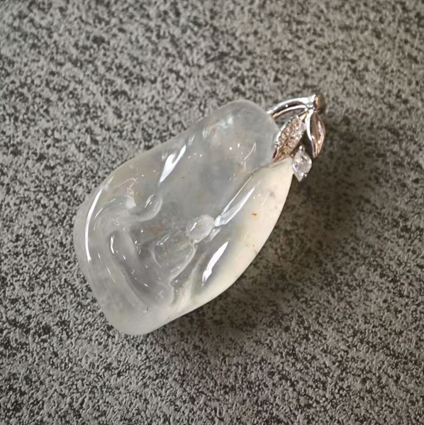 高冰起胶翡翠吊坠〔悟道〕