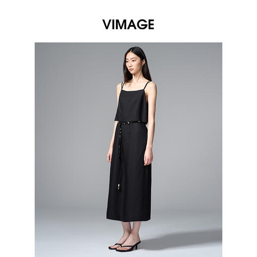 VIMAGE纬漫纪气质通勤显瘦收腰假两件黑色吊带连衣裙2025秋季新款V2407104 商品图2