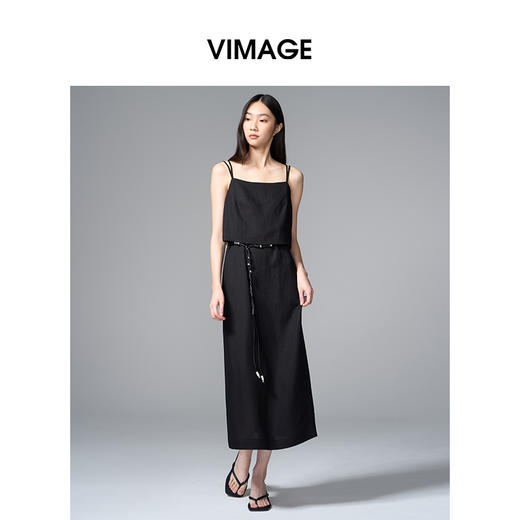 VIMAGE纬漫纪气质通勤显瘦收腰假两件黑色吊带连衣裙2025秋季新款V2407104 商品图1