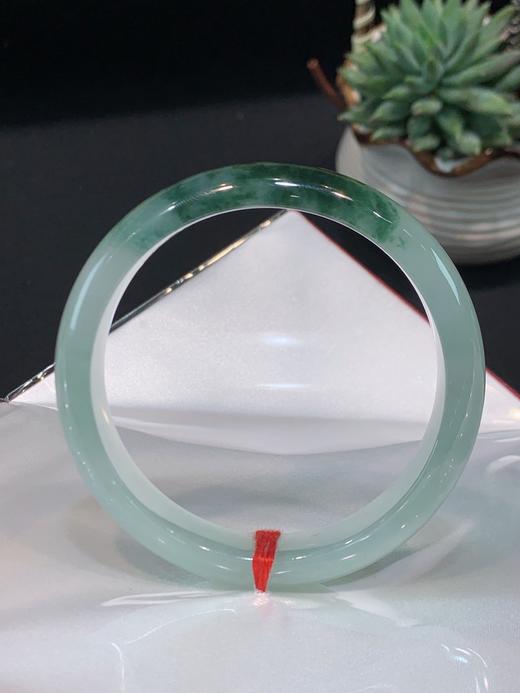 58正圈翡翠手镯 商品图3