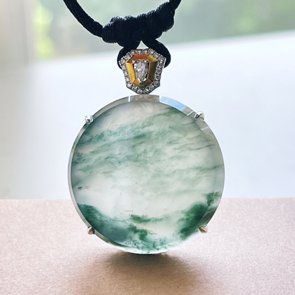 冰种意境飘花圆牌翡翠挂件