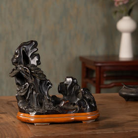 清	紫檀木雕松下高仕山子摆件（黄杨木座）