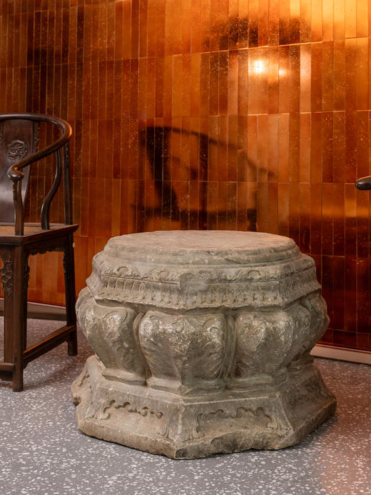 清乾隆	汉白玉雕莲瓣如意纹八角柱础 商品图0