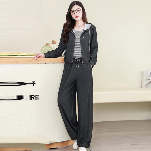 QYM 7701-Y时尚运动三件套条纹小衫+外套+阔腿长裤休闲套装 商品图0